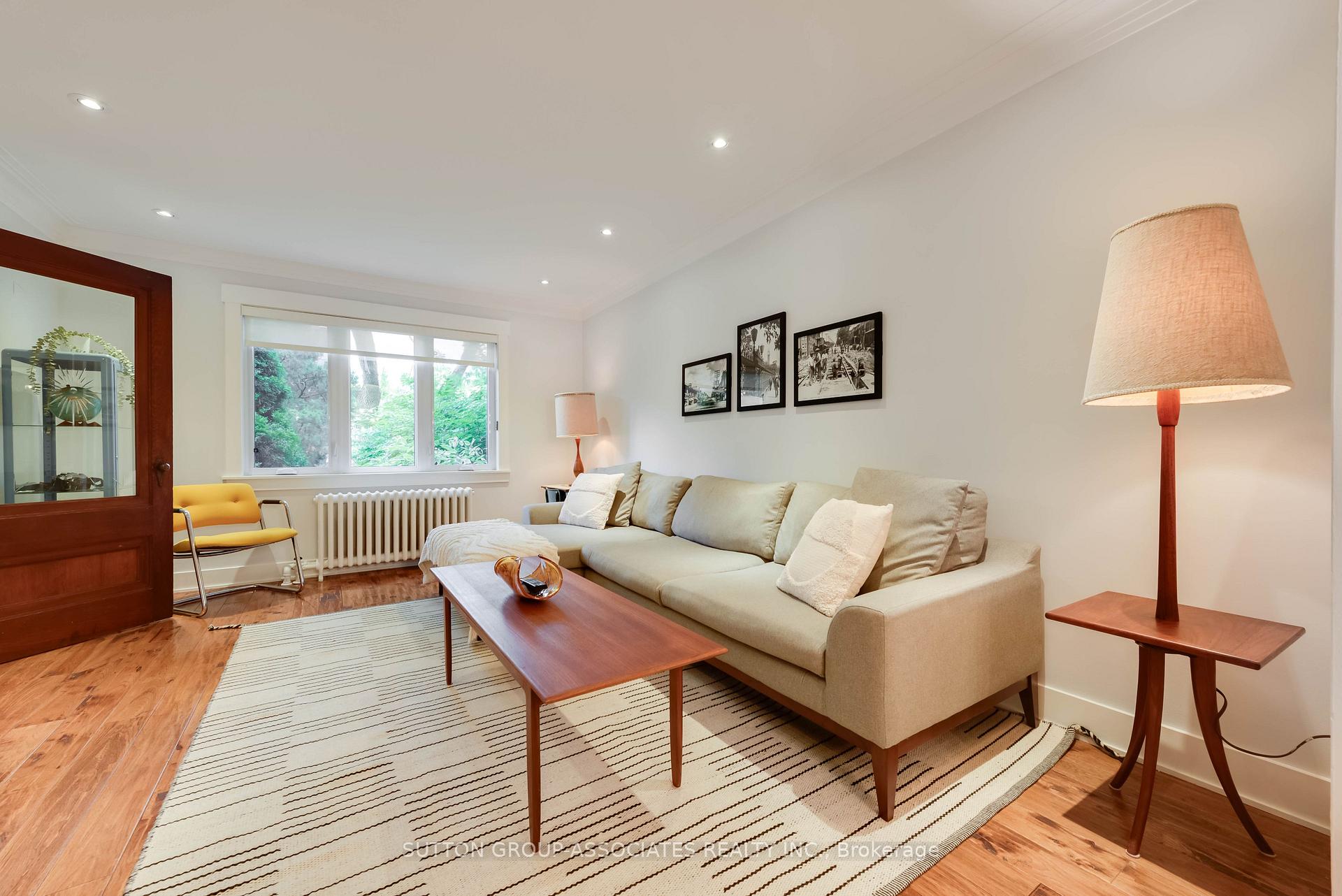 Photo 8 of 18 Earnscliffe Road, Toronto, Oakwood Village — HOMEH