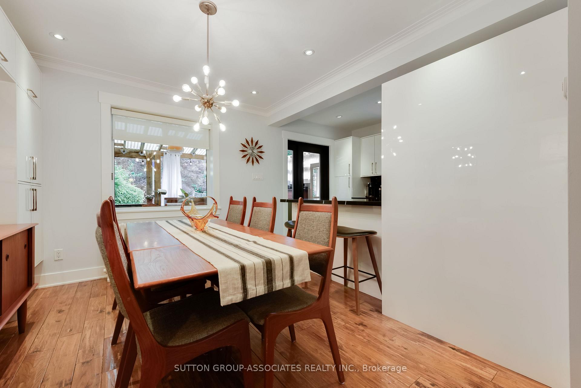 Photo 10 of 18 Earnscliffe Road, Toronto, Oakwood Village — HOMEH