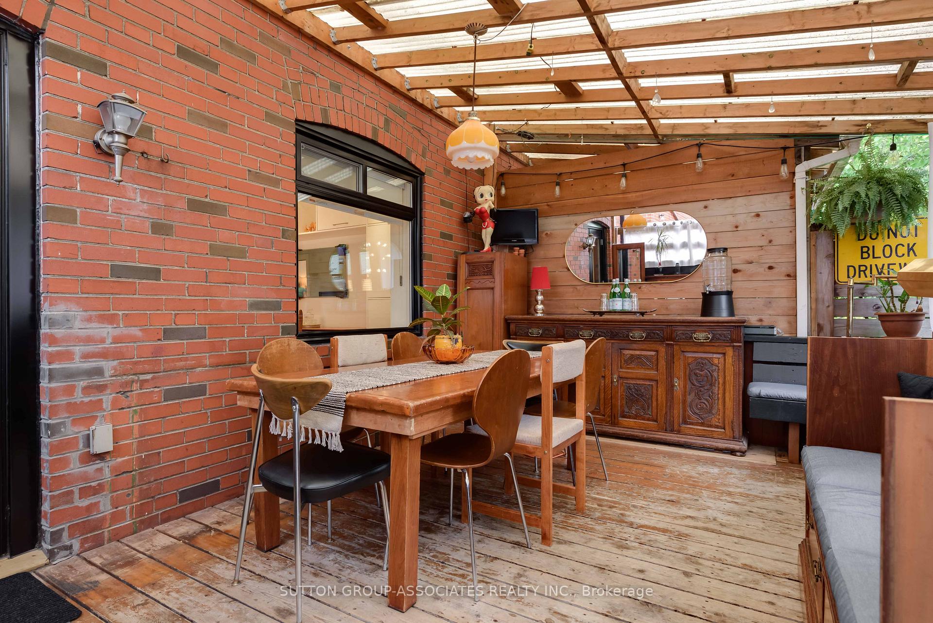 Photo 18 of 18 Earnscliffe Road, Toronto, Oakwood Village — HOMEH