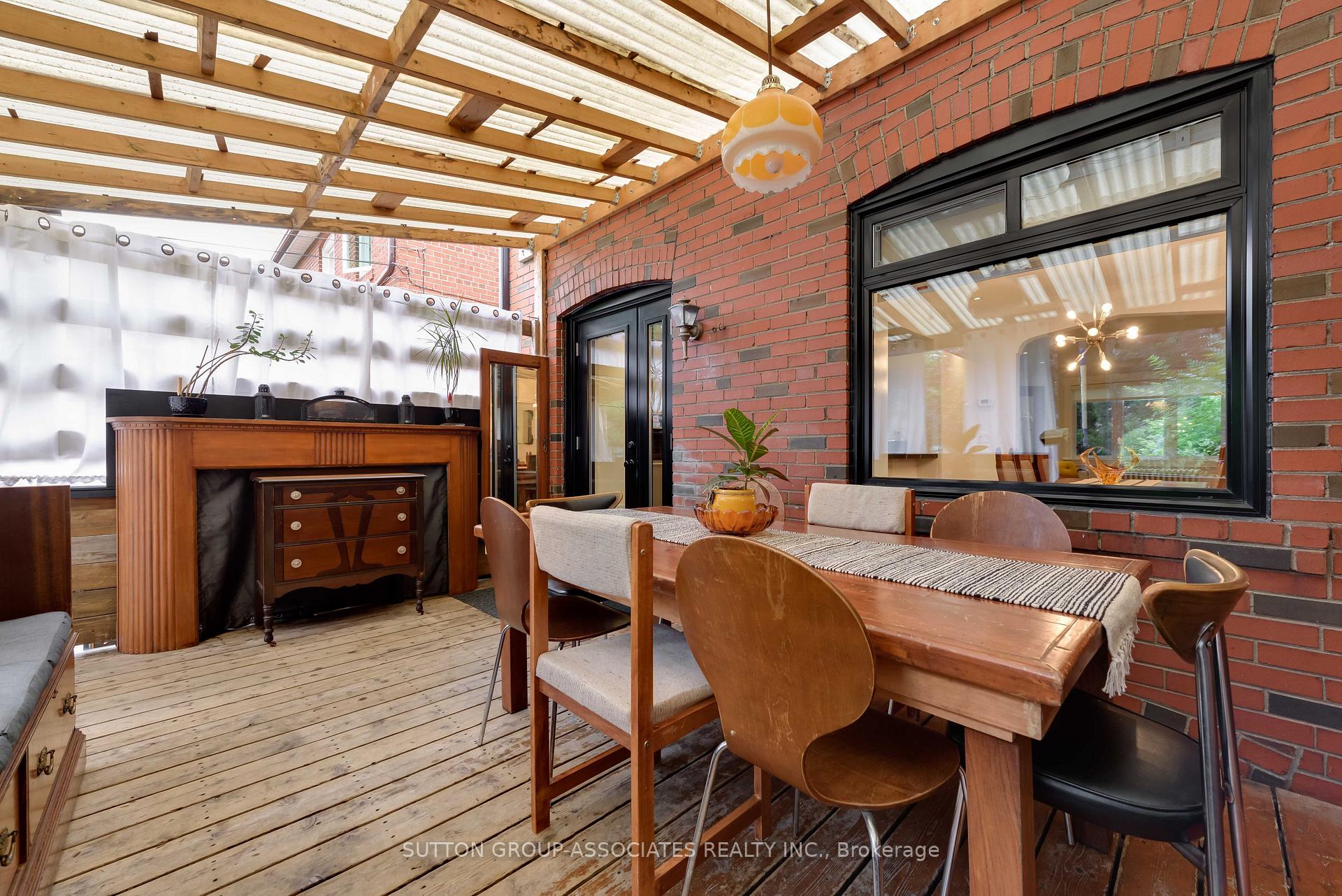 Photo 19 of 18 Earnscliffe Road, Toronto, Oakwood Village — HOMEH