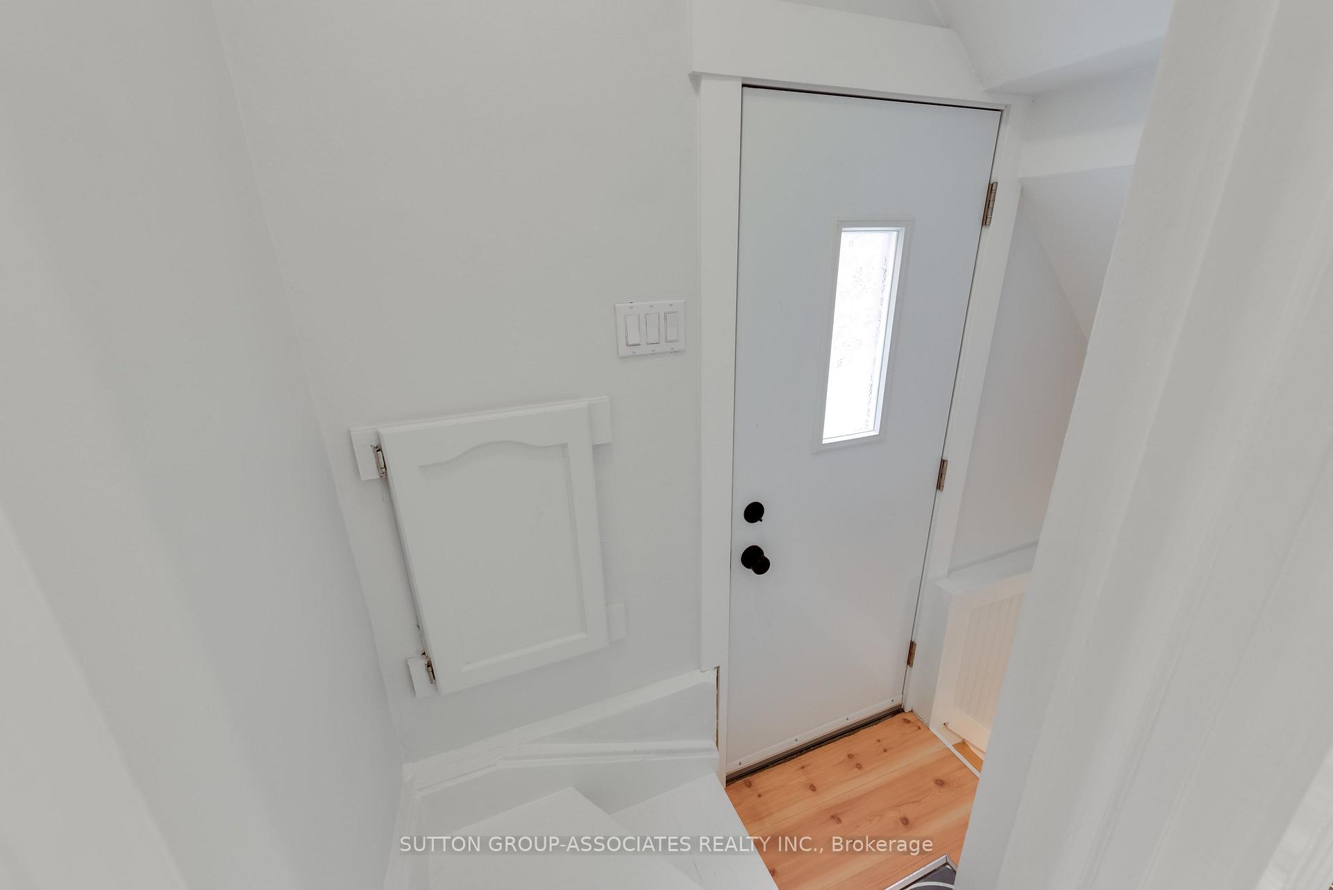 Photo 33 of 18 Earnscliffe Road, Toronto, Oakwood Village — HOMEH
