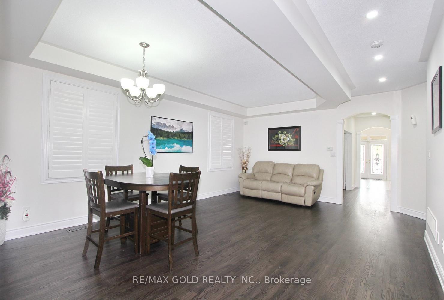 Photo 9 of 52 Bear Run Road, Brampton, Credit Valley — HOMEH