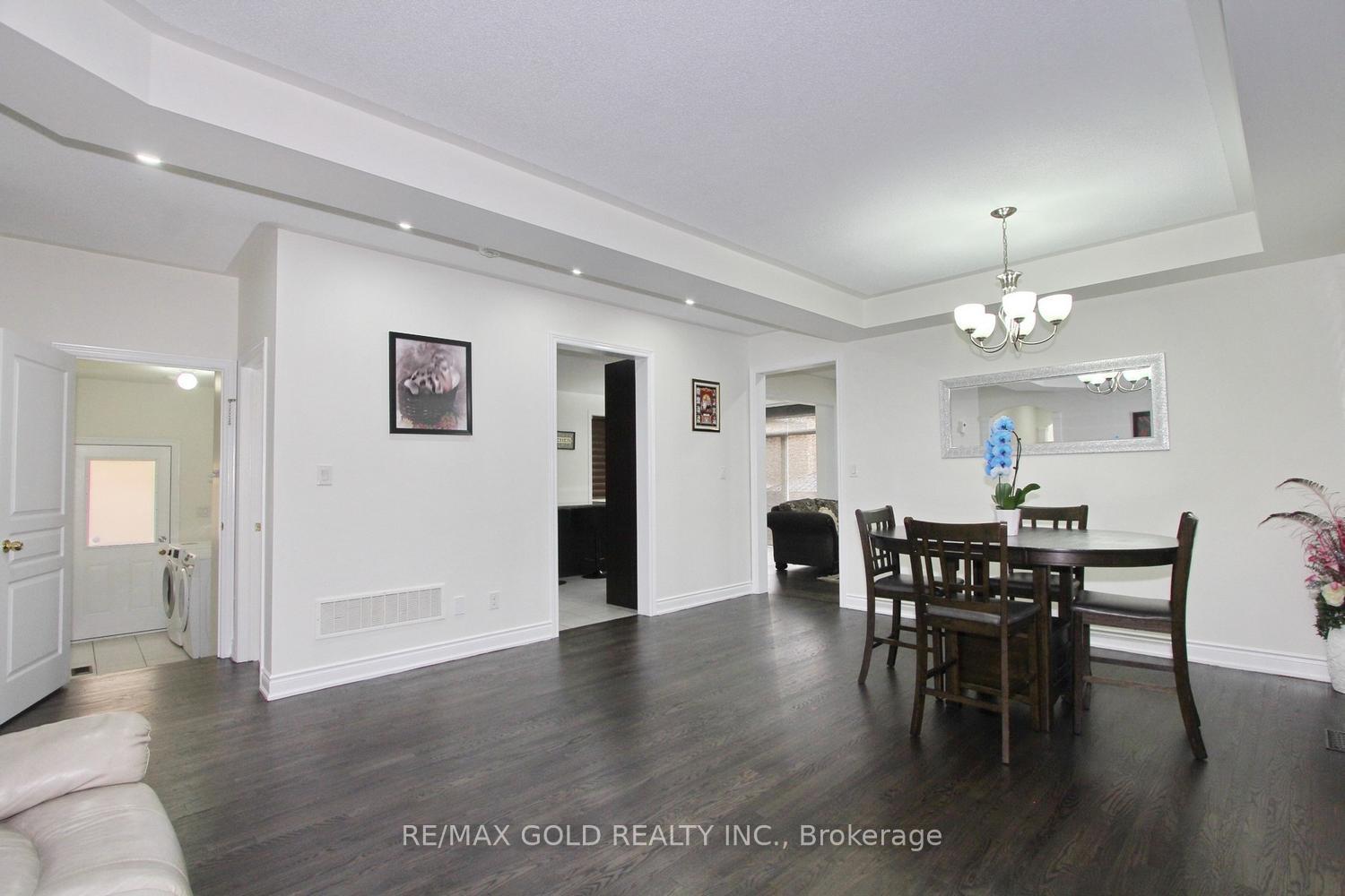 Photo 10 of 52 Bear Run Road, Brampton, Credit Valley — HOMEH