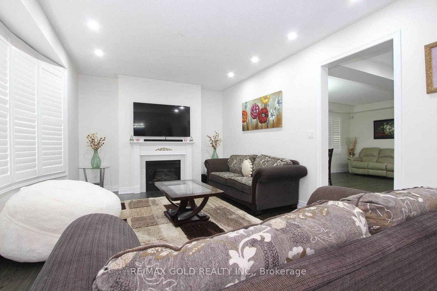 Photo 14 of 52 Bear Run Road, Brampton, Credit Valley — HOMEH