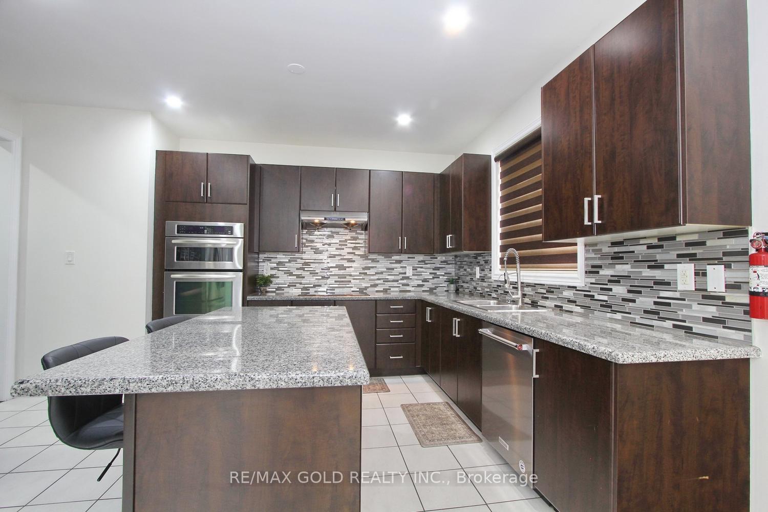 Photo 17 of 52 Bear Run Road, Brampton, Credit Valley — HOMEH