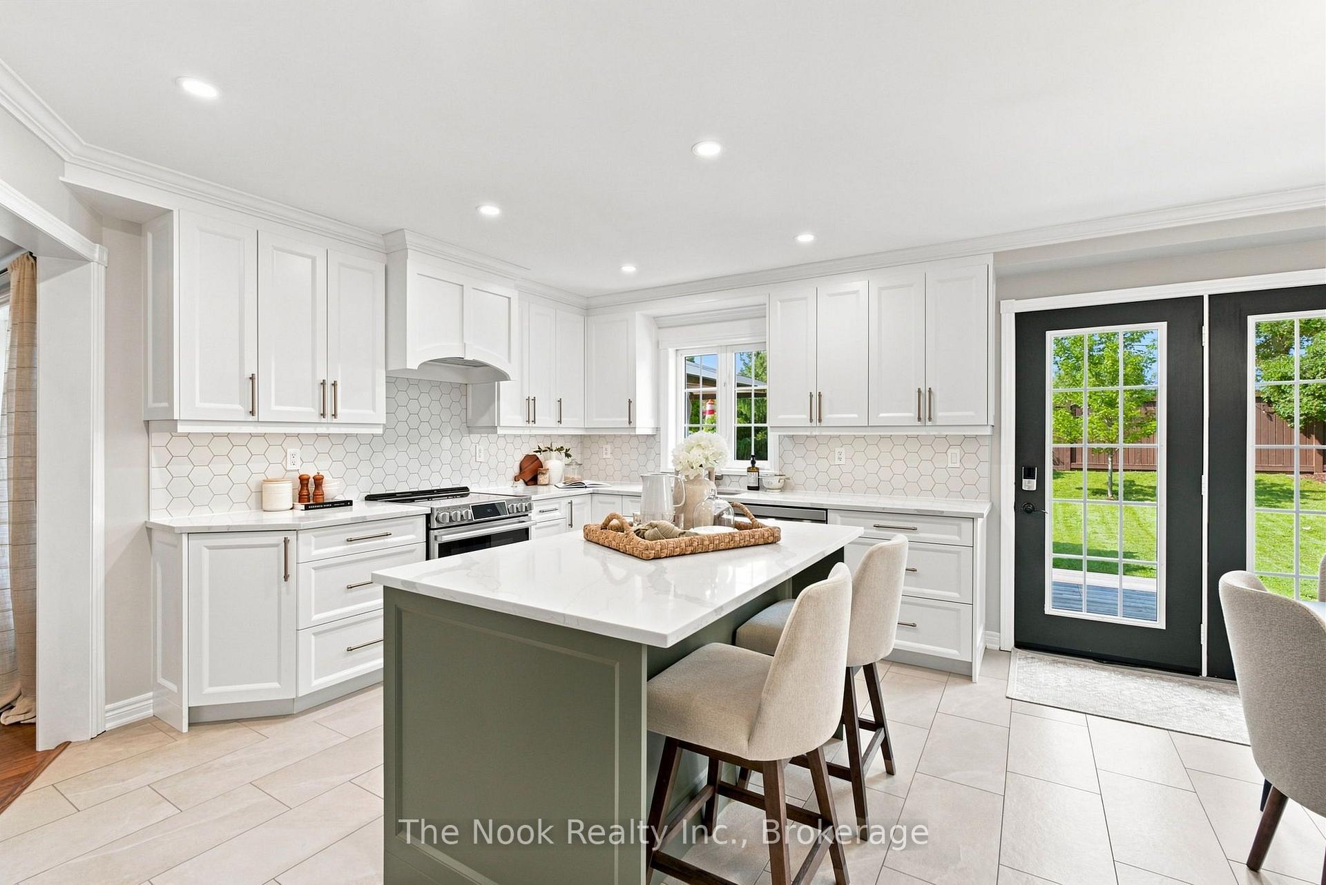 Photo 5 of 41 Dopp Crescent, Whitby, Brooklin — HOMEH