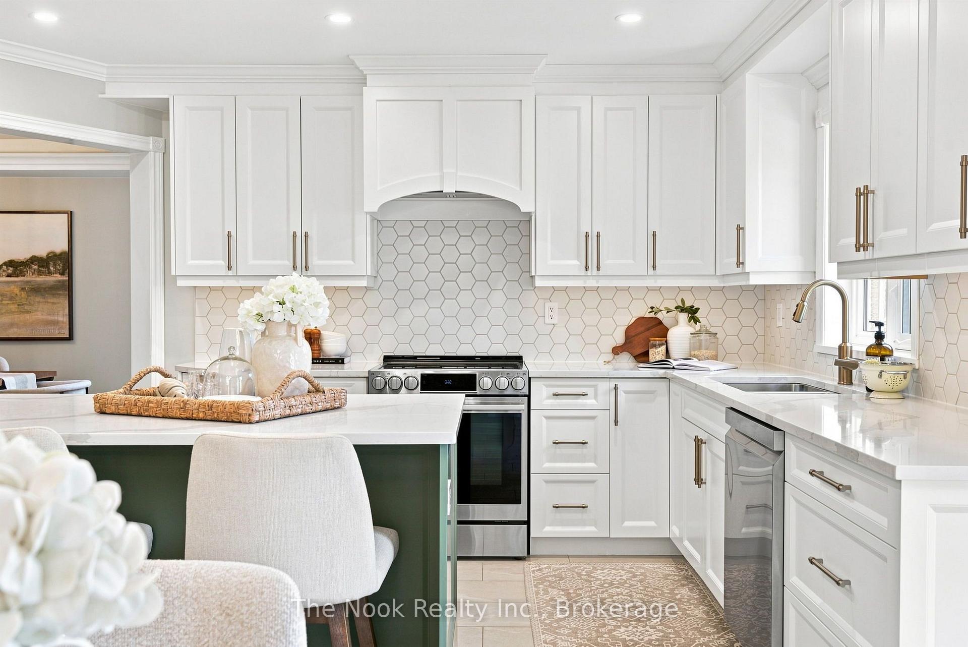 Photo 15 of 41 Dopp Crescent, Whitby, Brooklin — HOMEH