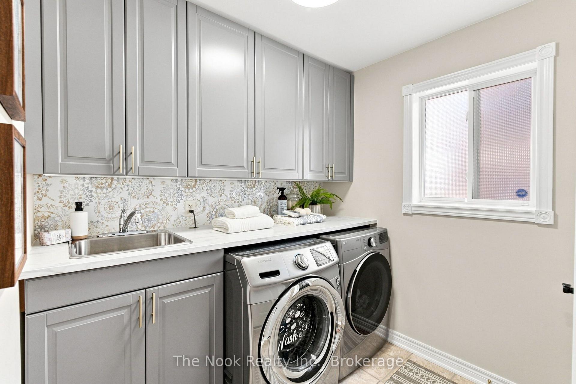Photo 28 of 41 Dopp Crescent, Whitby, Brooklin — HOMEH