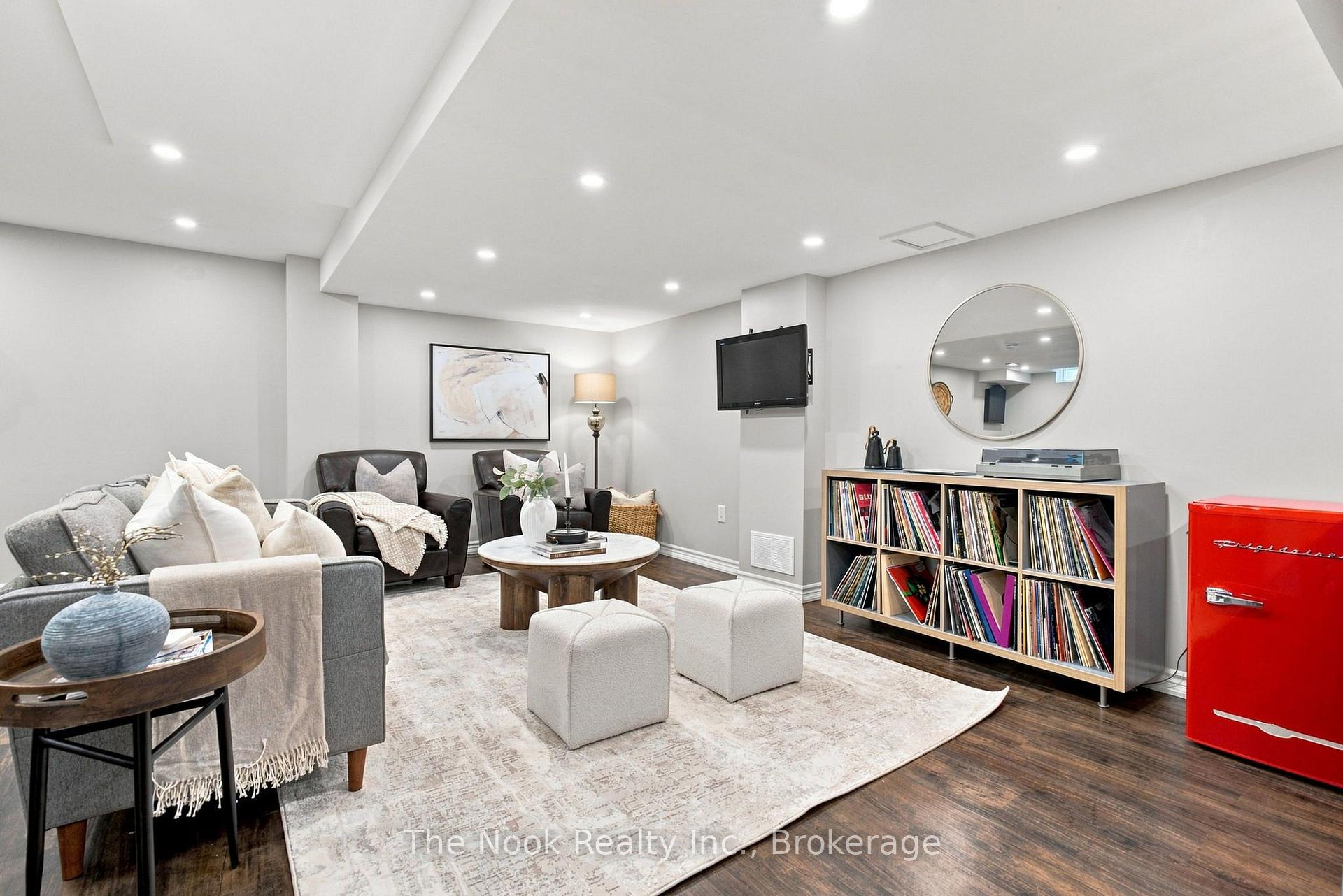Photo 36 of 41 Dopp Crescent, Whitby, Brooklin — HOMEH
