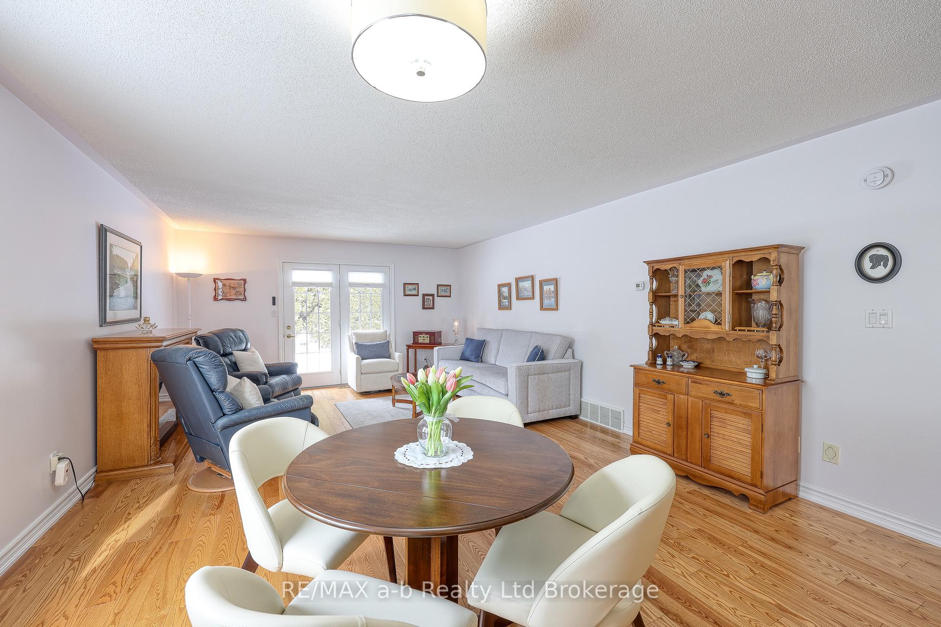 Photo 8 of 23 Brasher Drive, Tillsonburg — HOMEH