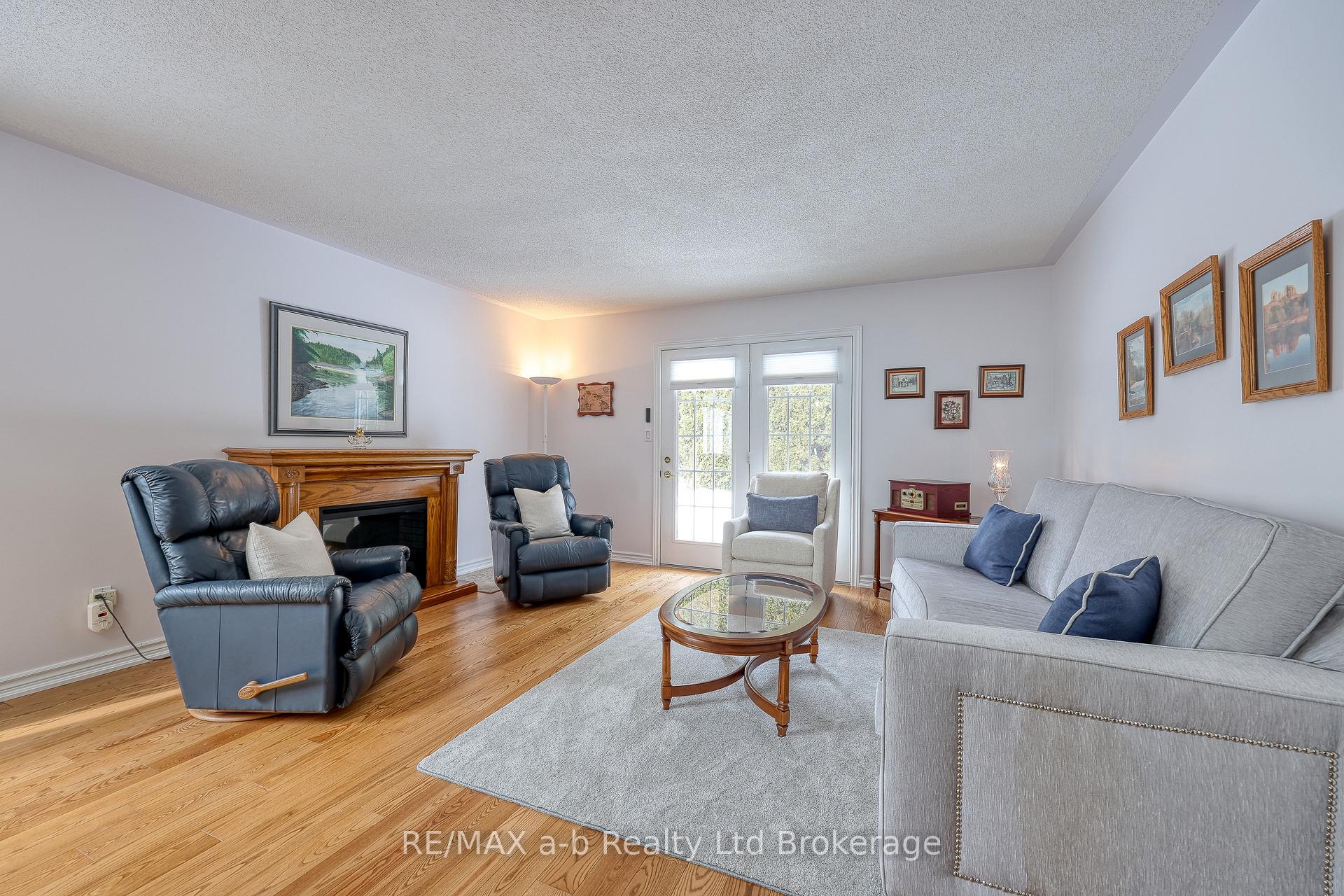 Photo 9 of 23 Brasher Drive, Tillsonburg — HOMEH