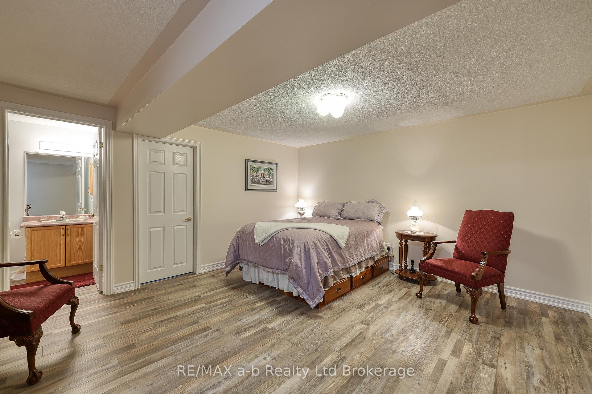 Photo 12 of 23 Brasher Drive, Tillsonburg — HOMEH