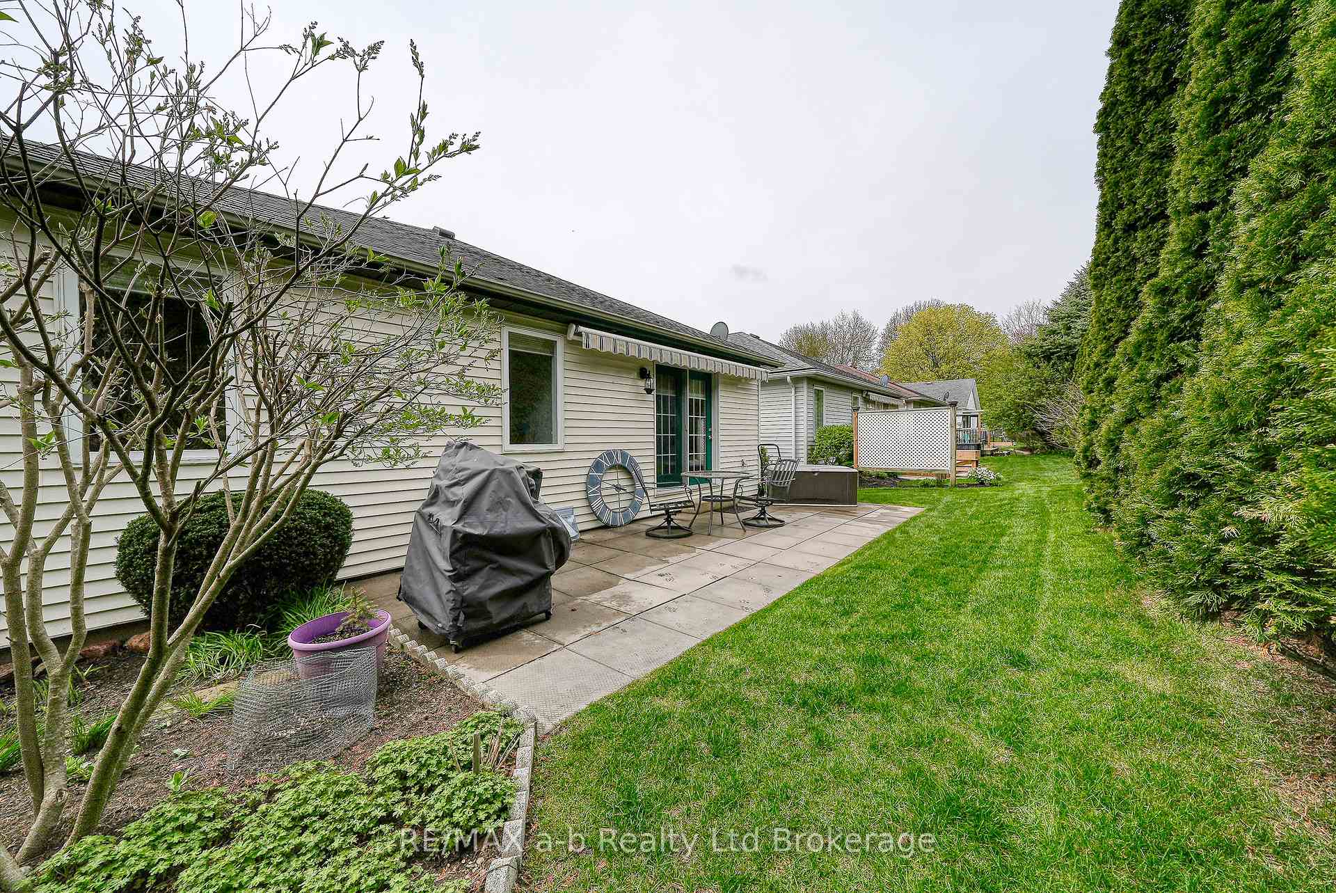 Photo 15 of 23 Brasher Drive, Tillsonburg — HOMEH