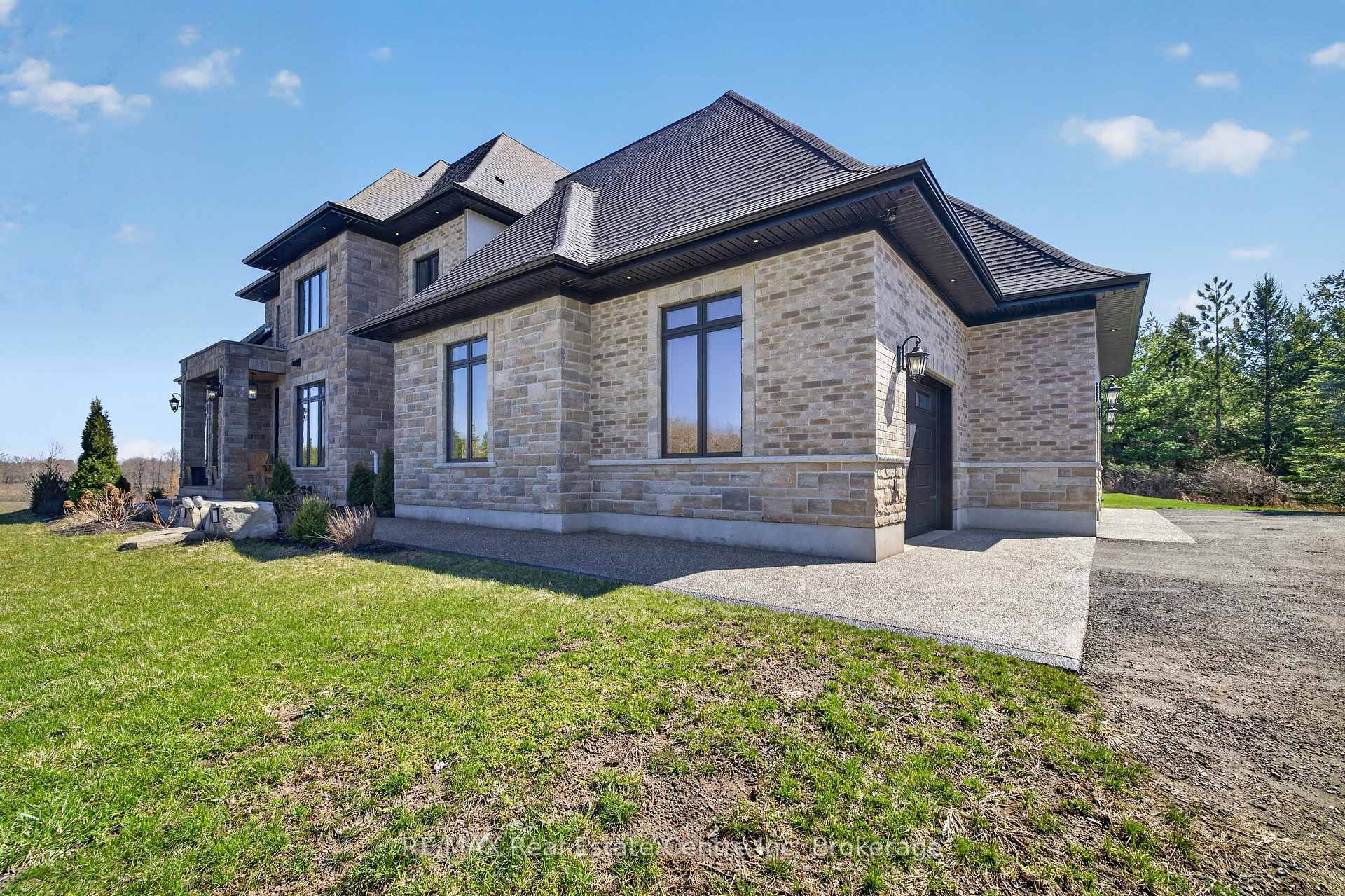 Photo 5 of 7645 Maltby Road E, Puslinch, Rural Puslinch East — HOMEH