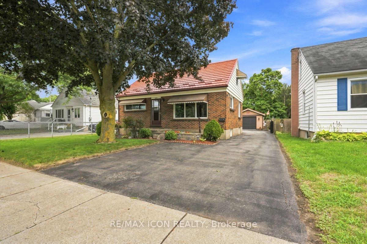 Front of 374 Hale Street