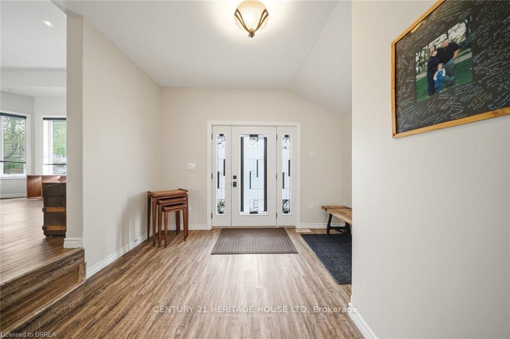 Photo 6 of 5 Echo Villa Avenue, Brantford, Echo Place — HOMEH