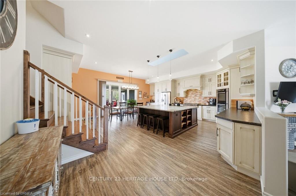 Photo 12 of 5 Echo Villa Avenue, Brantford, Echo Place — HOMEH