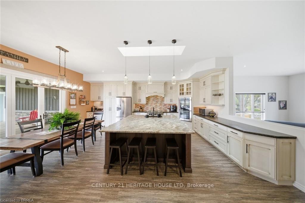 Photo 13 of 5 Echo Villa Avenue, Brantford, Echo Place — HOMEH