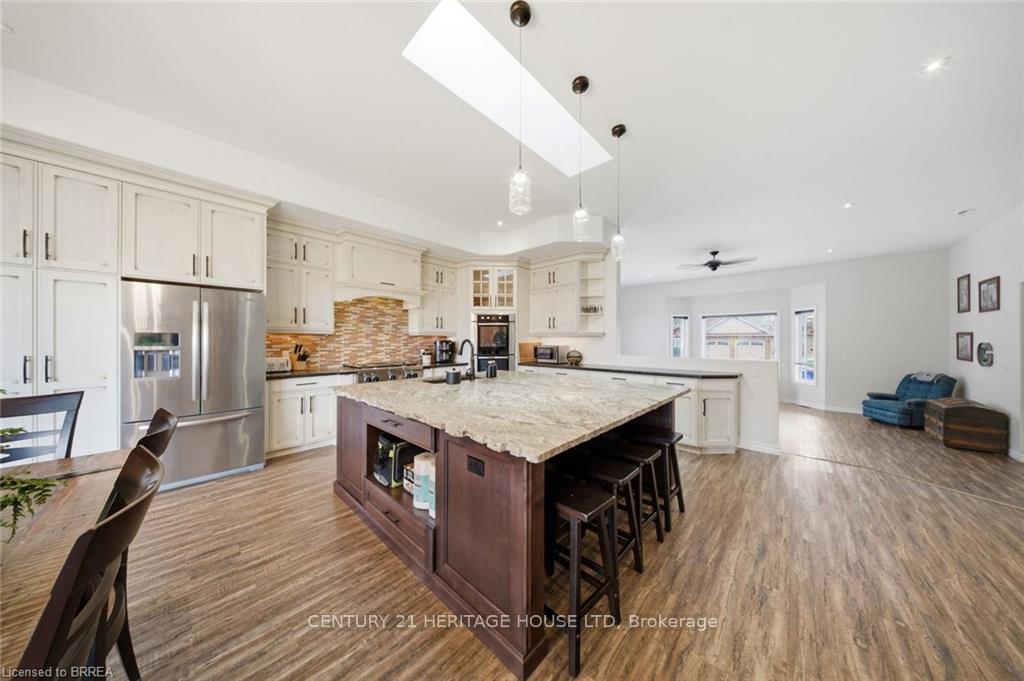 Photo 14 of 5 Echo Villa Avenue, Brantford, Echo Place — HOMEH