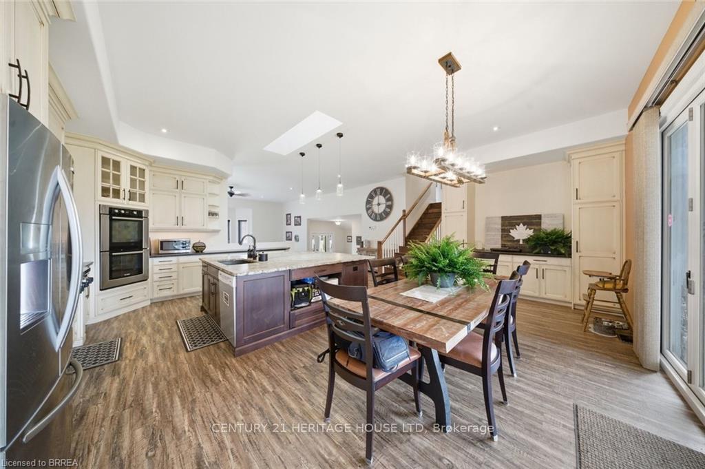 Photo 16 of 5 Echo Villa Avenue, Brantford, Echo Place — HOMEH