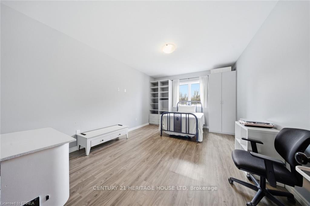 Photo 20 of 5 Echo Villa Avenue, Brantford, Echo Place — HOMEH