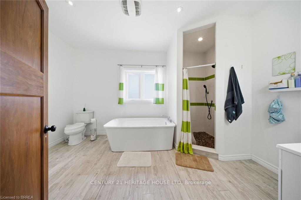 Photo 22 of 5 Echo Villa Avenue, Brantford, Echo Place — HOMEH