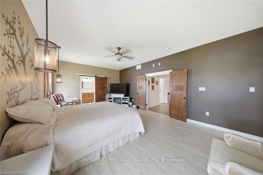 Photo 24 of 5 Echo Villa Avenue, Brantford, Echo Place — HOMEH