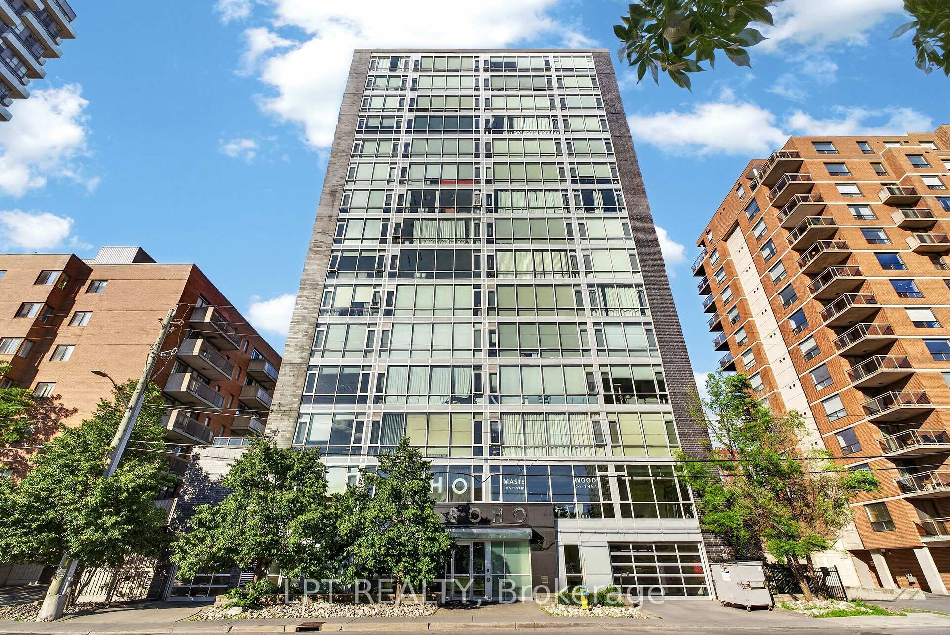 Front of Unit 1004, 201 Parkdale Avenue