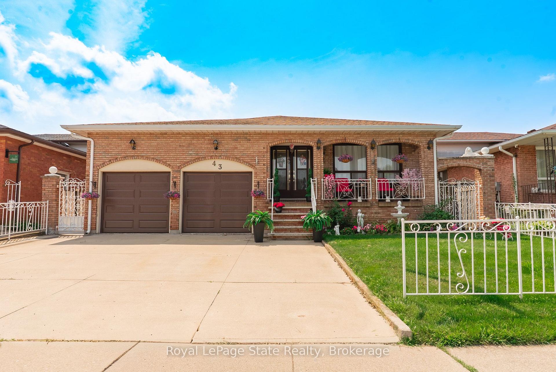 Photo 2 of 43 Henley Drive, Hamilton, Stoney Creek — HOMEH