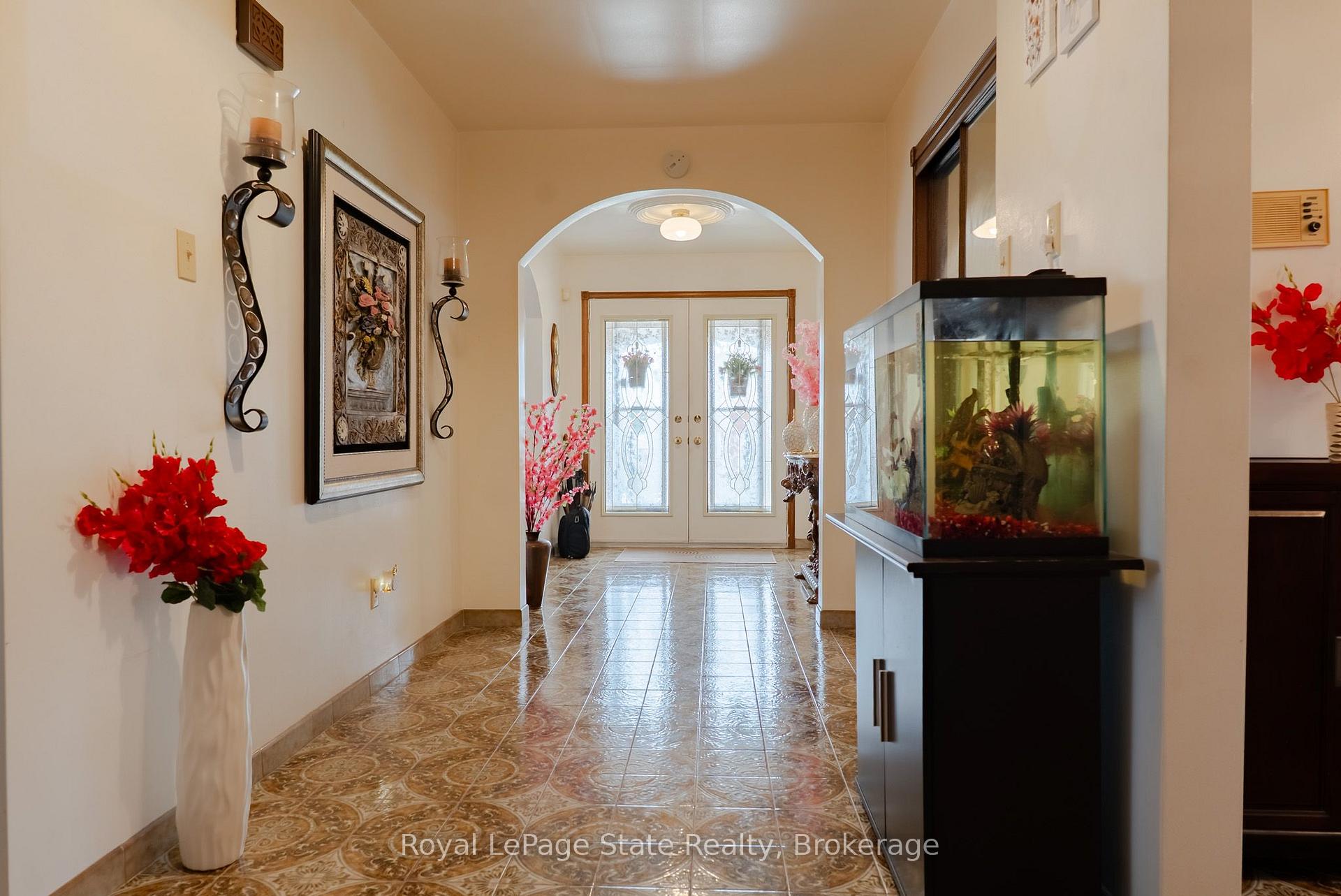 Photo 8 of 43 Henley Drive, Hamilton, Stoney Creek — HOMEH