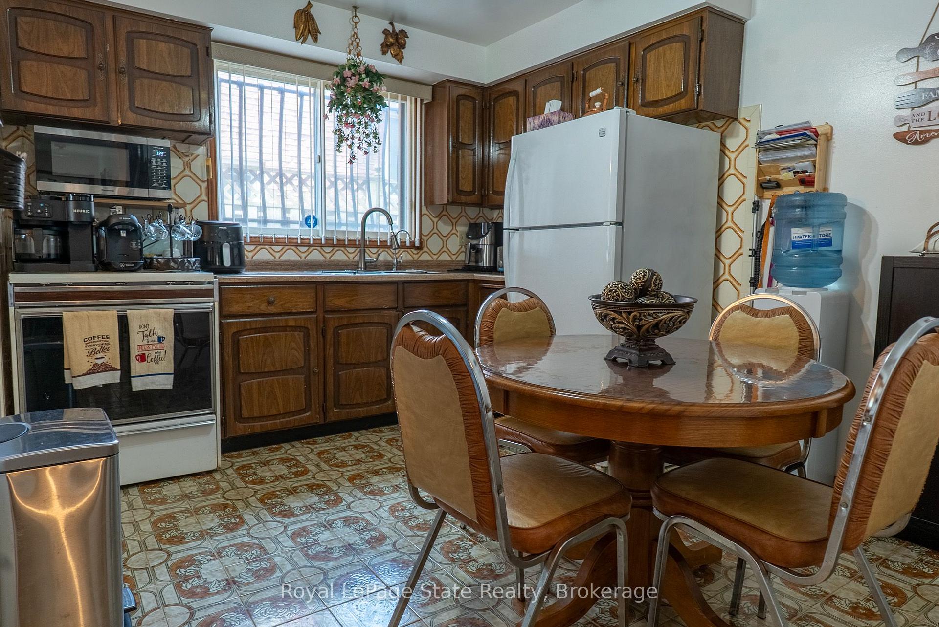 Photo 21 of 43 Henley Drive, Hamilton, Stoney Creek — HOMEH