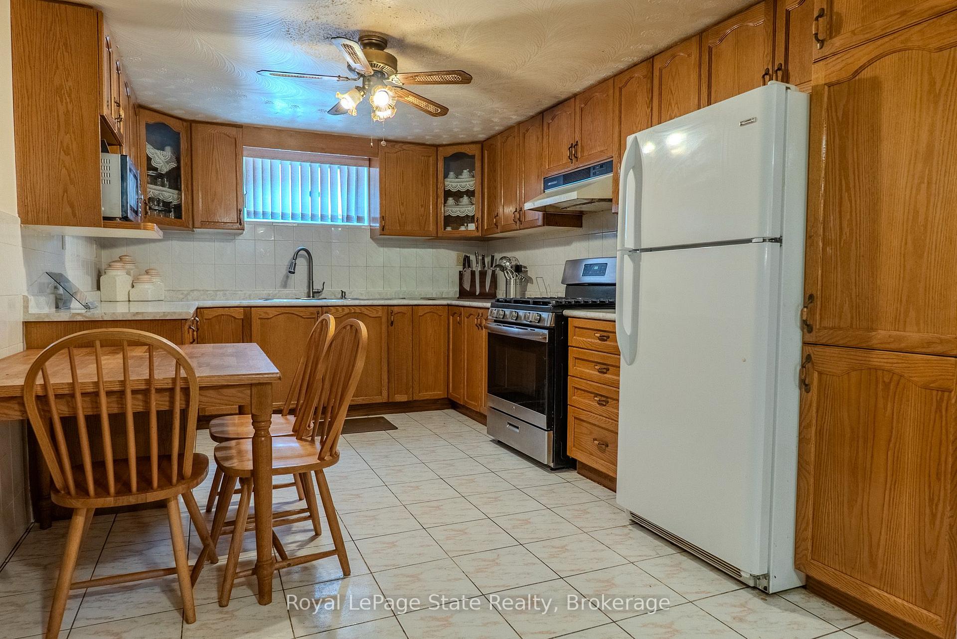 Photo 23 of 43 Henley Drive, Hamilton, Stoney Creek — HOMEH