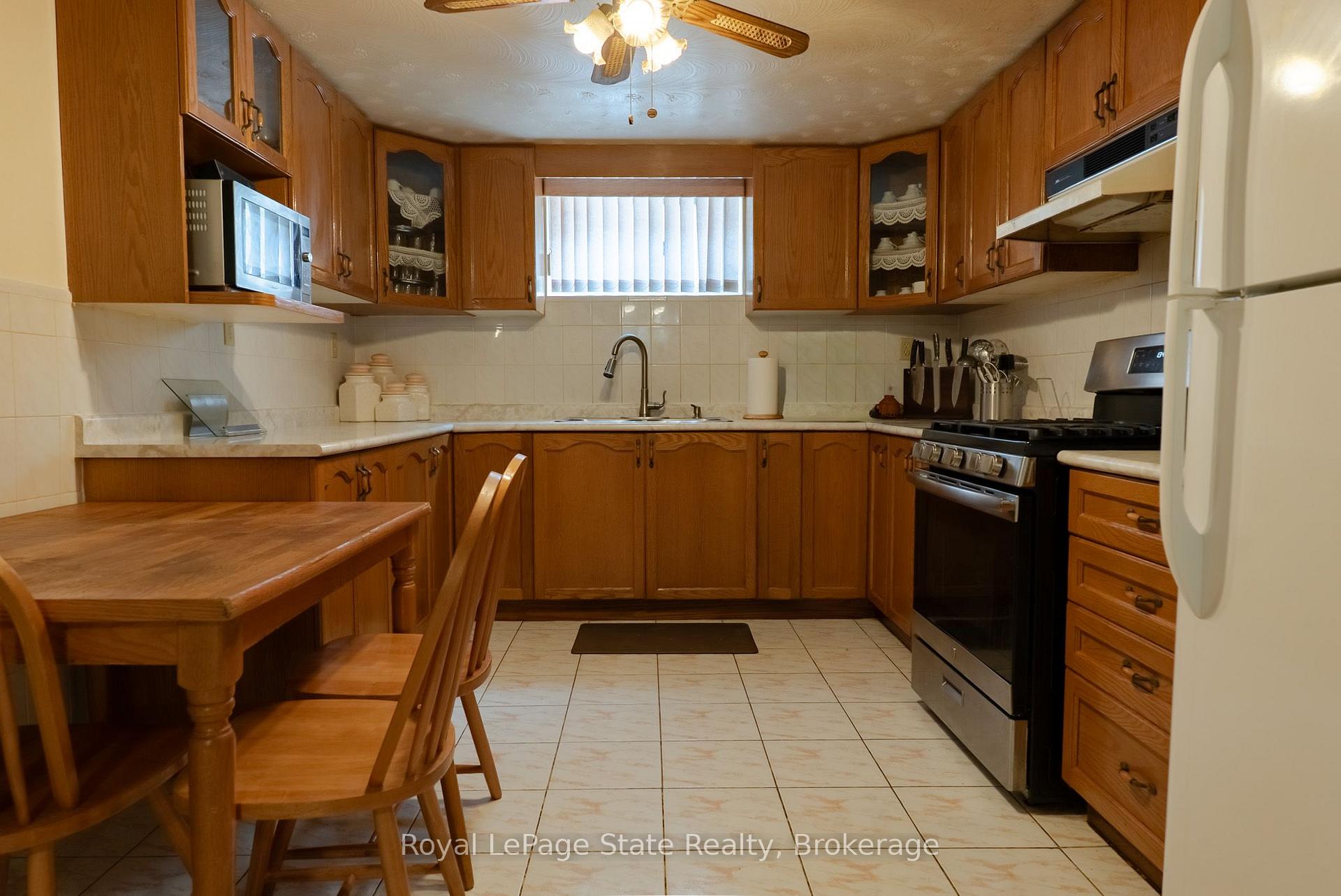 Photo 24 of 43 Henley Drive, Hamilton, Stoney Creek — HOMEH