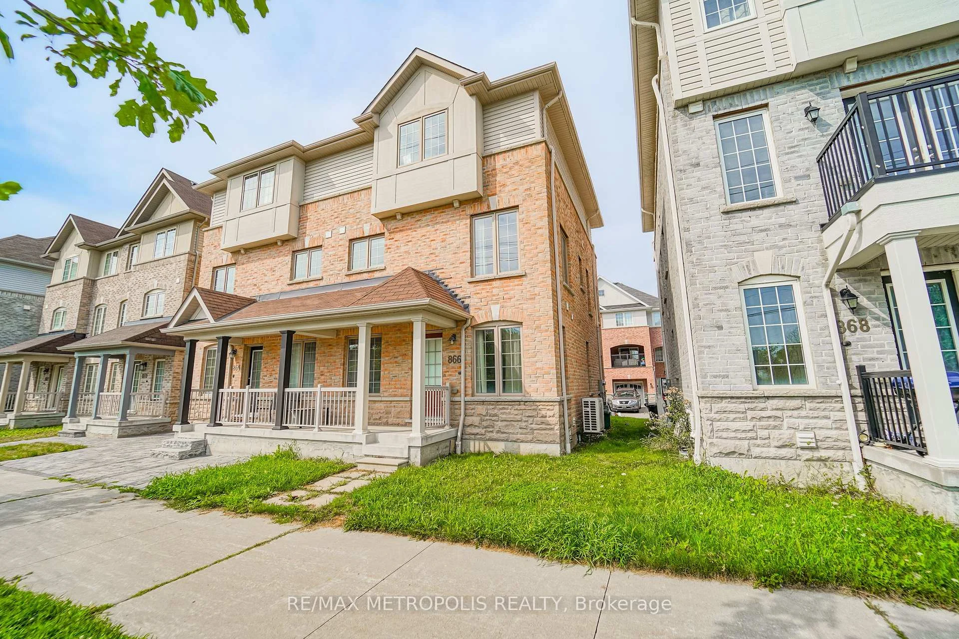 Photo 4 of 866 Audley Road, Ajax, Central East — HOMEH