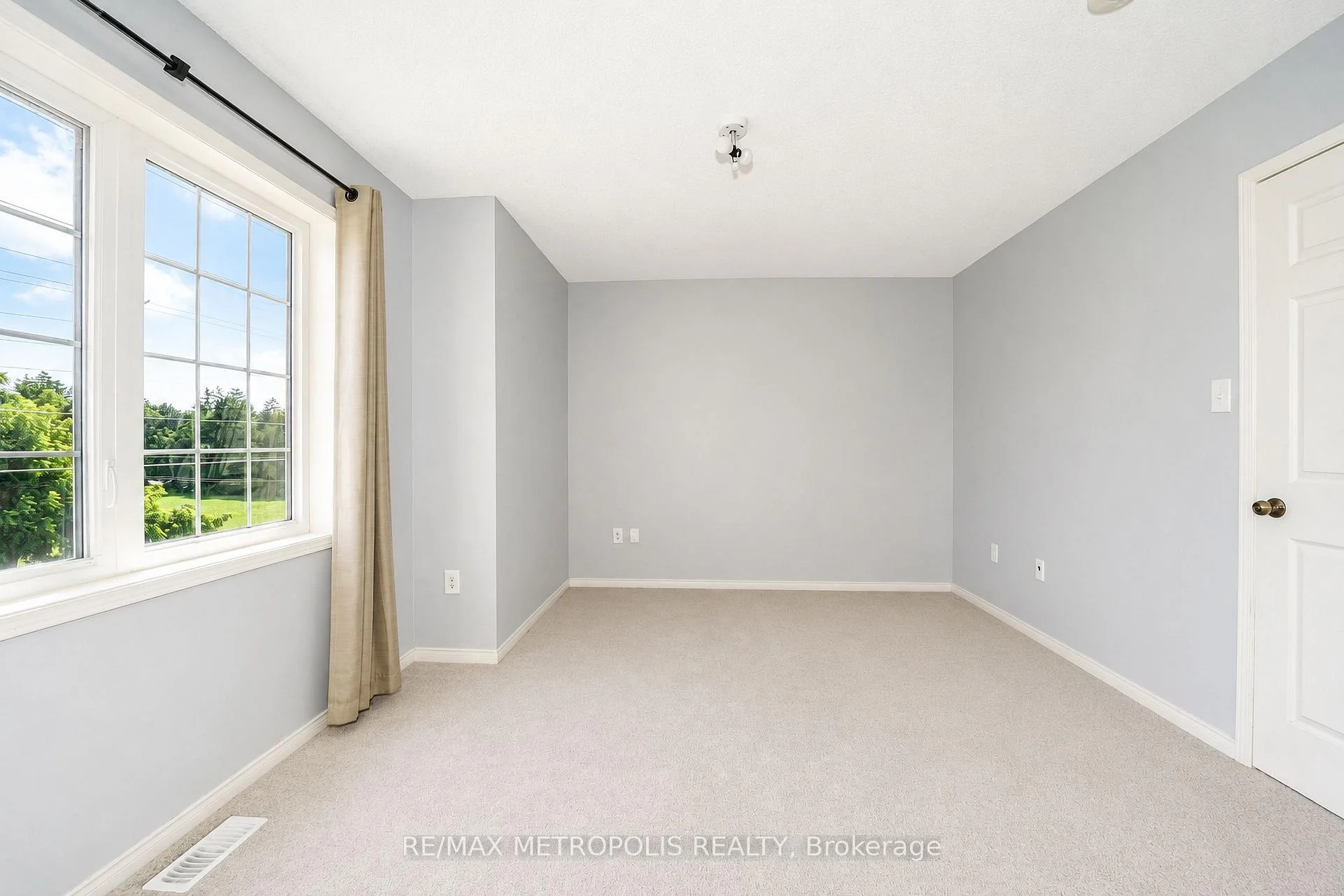 Photo 13 of 866 Audley Road, Ajax, Central East — HOMEH