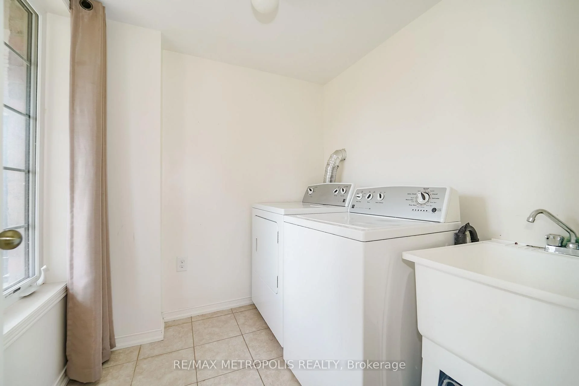 Photo 22 of 866 Audley Road, Ajax, Central East — HOMEH