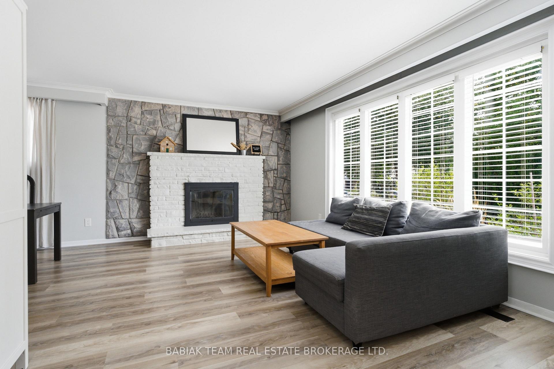 Photo 3 of 149 Mountainview Road S, Halton Hills, Georgetown — HOMEH