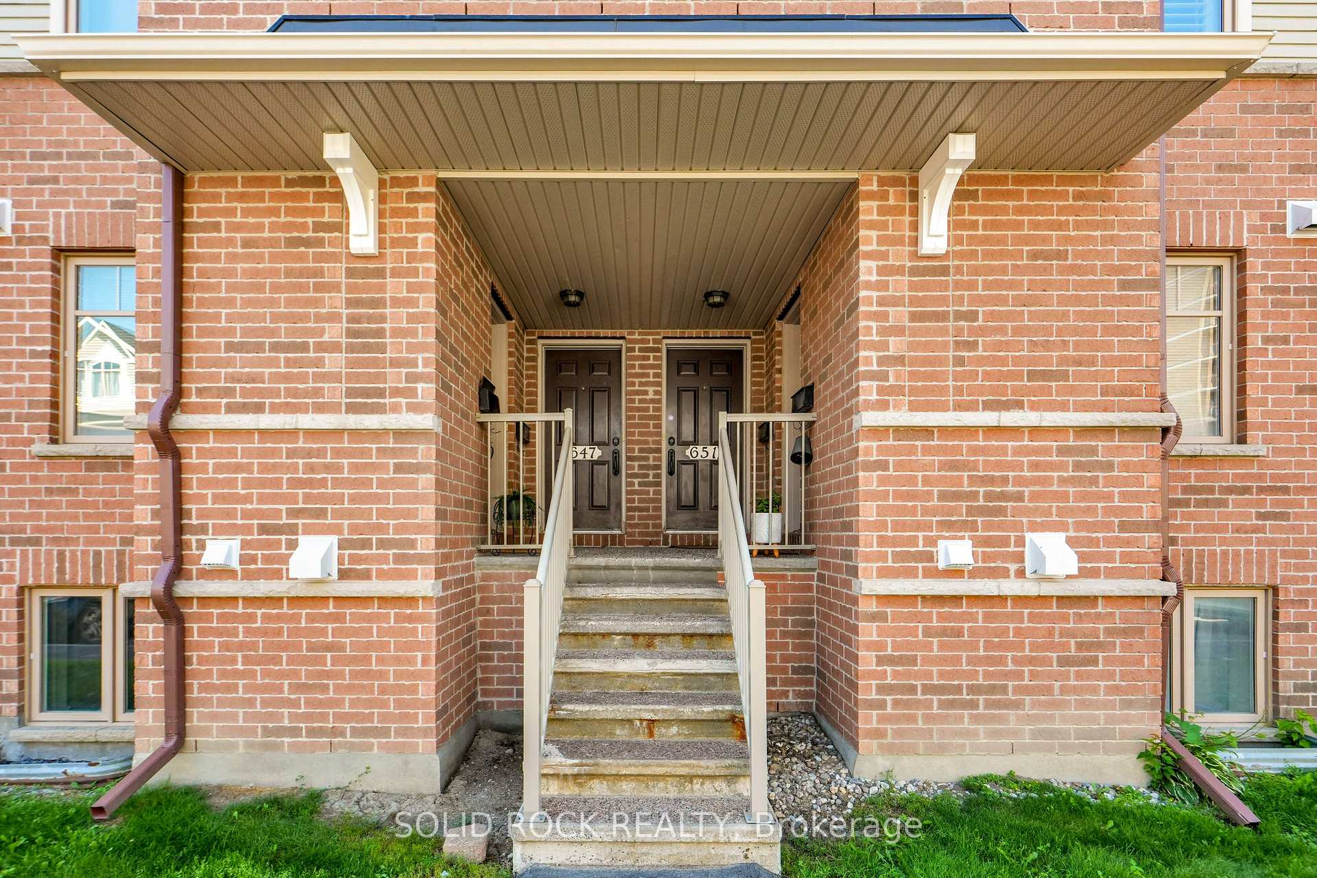 Photo 4 of 645 Reardon Private, Ottawa, Heron Gate/Industrial Park — HOMEH