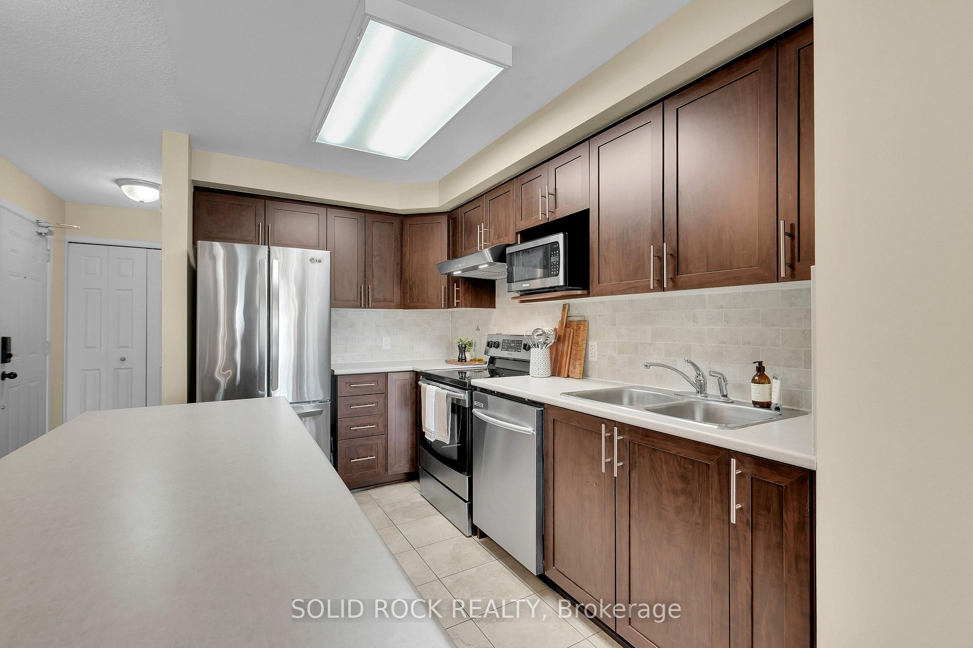 Photo 9 of 645 Reardon Private, Ottawa, Heron Gate/Industrial Park — HOMEH