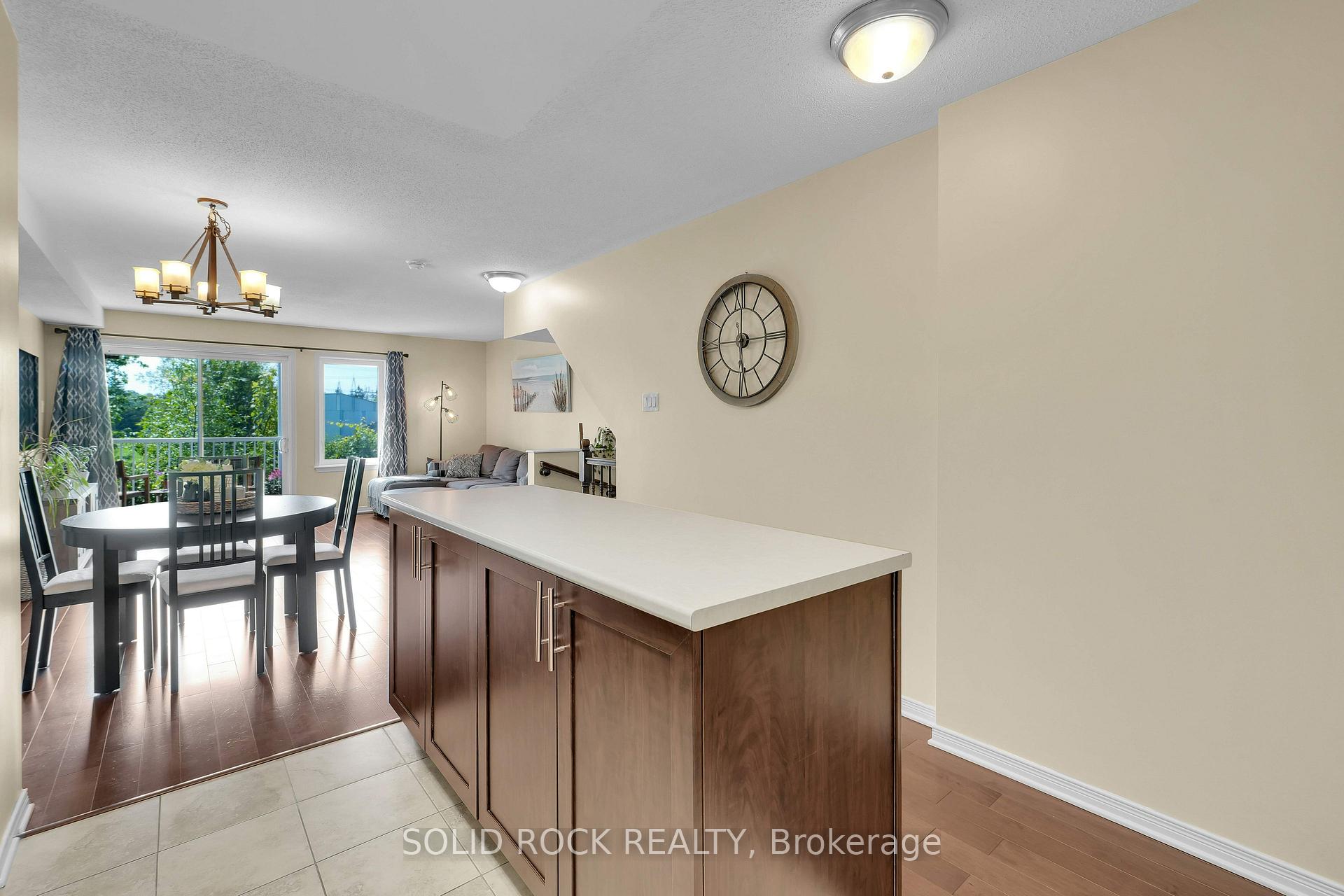 Photo 12 of 645 Reardon Private, Ottawa, Heron Gate/Industrial Park — HOMEH