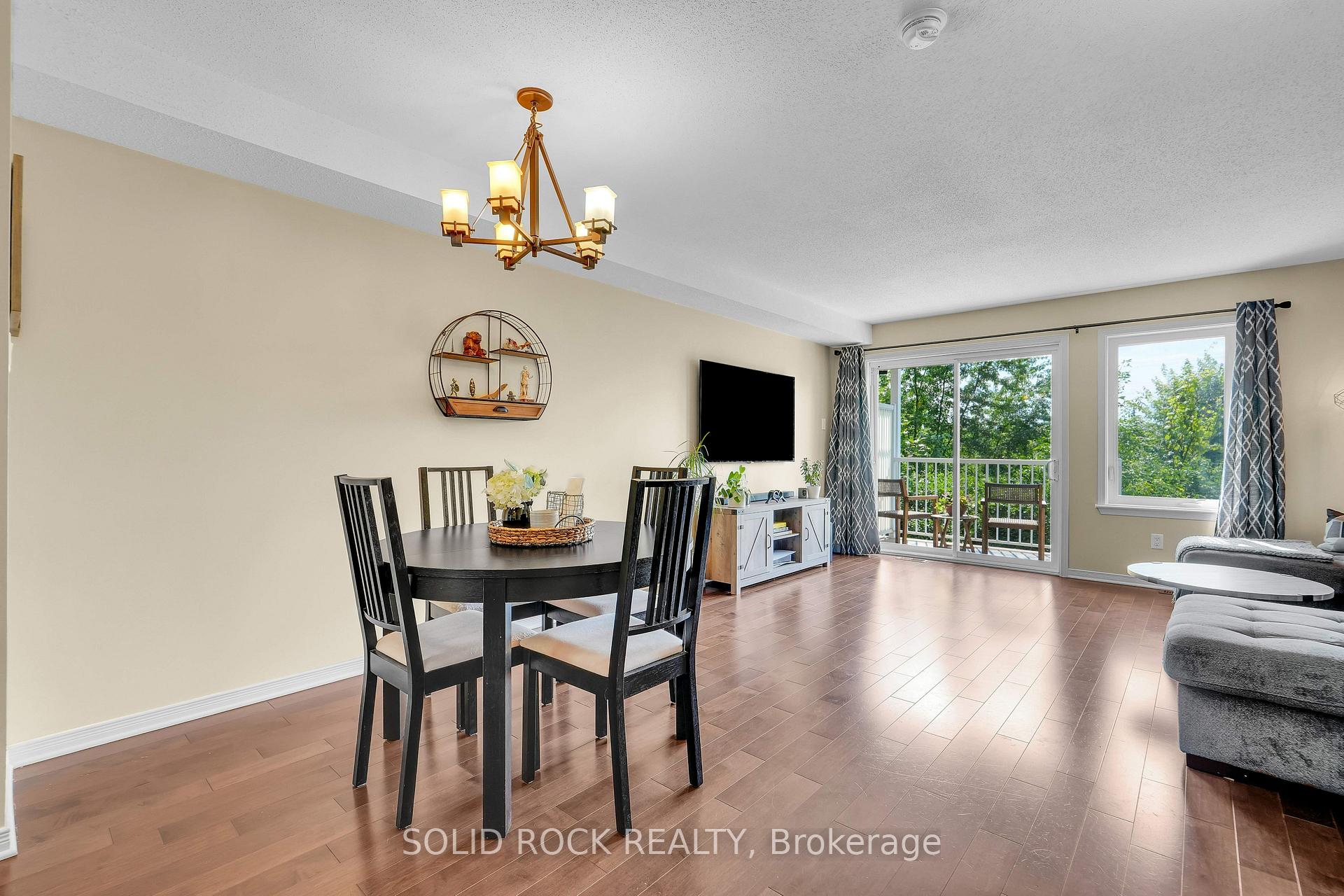 Photo 13 of 645 Reardon Private, Ottawa, Heron Gate/Industrial Park — HOMEH