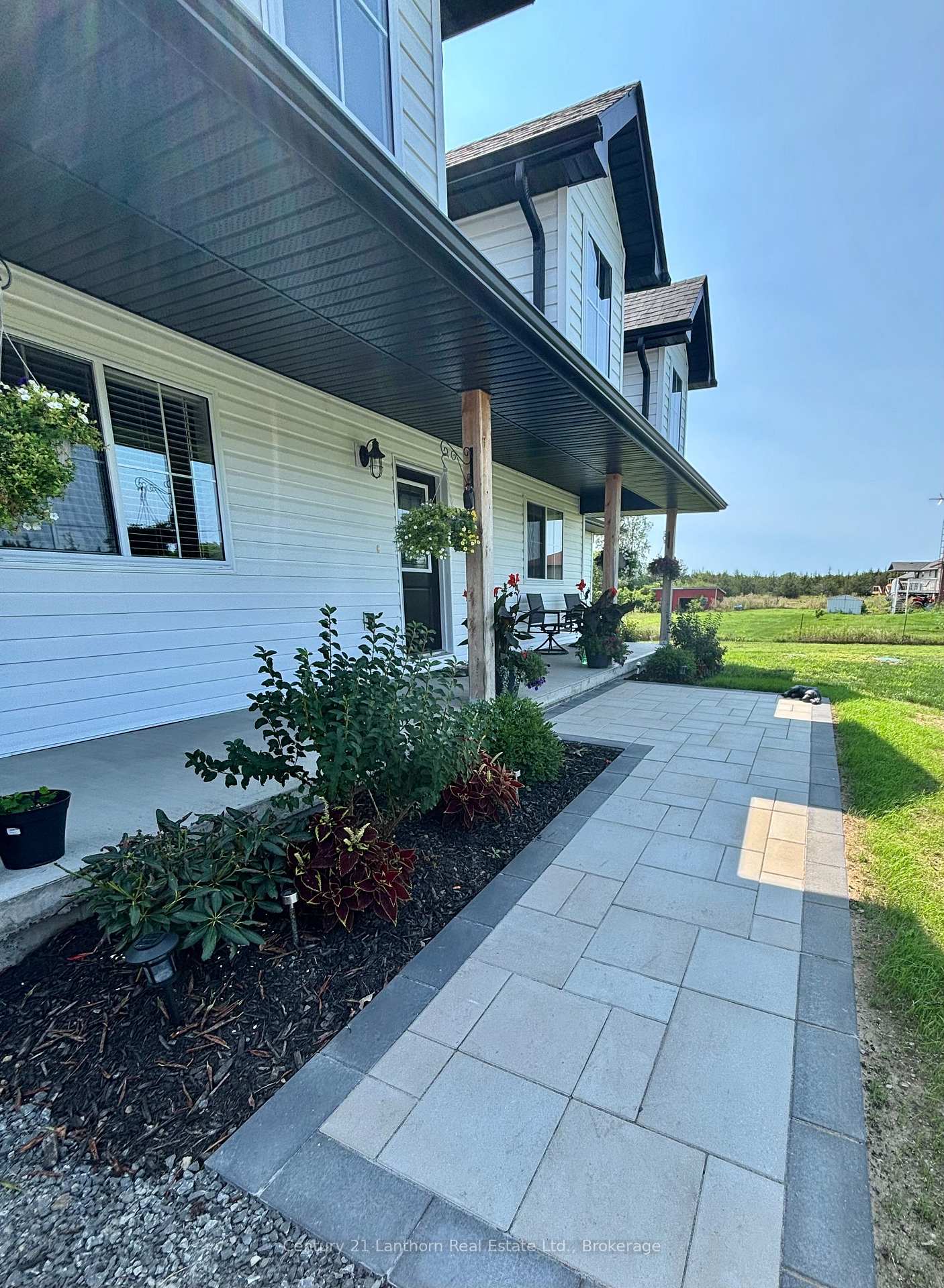 Photo 3 of 1232 County Road 7, Prince Edward County, North Marysburg Ward — HOMEH