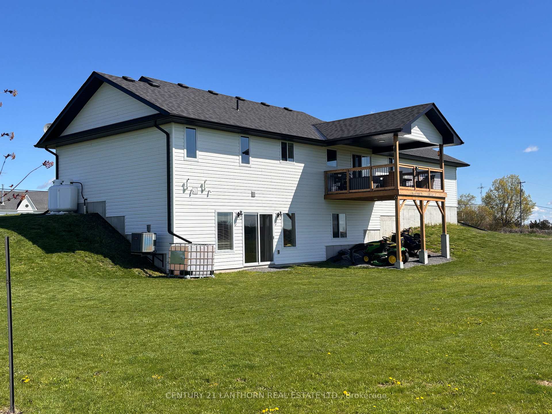 Photo 5 of 1232 County Road 7, Prince Edward County, North Marysburg Ward — HOMEH