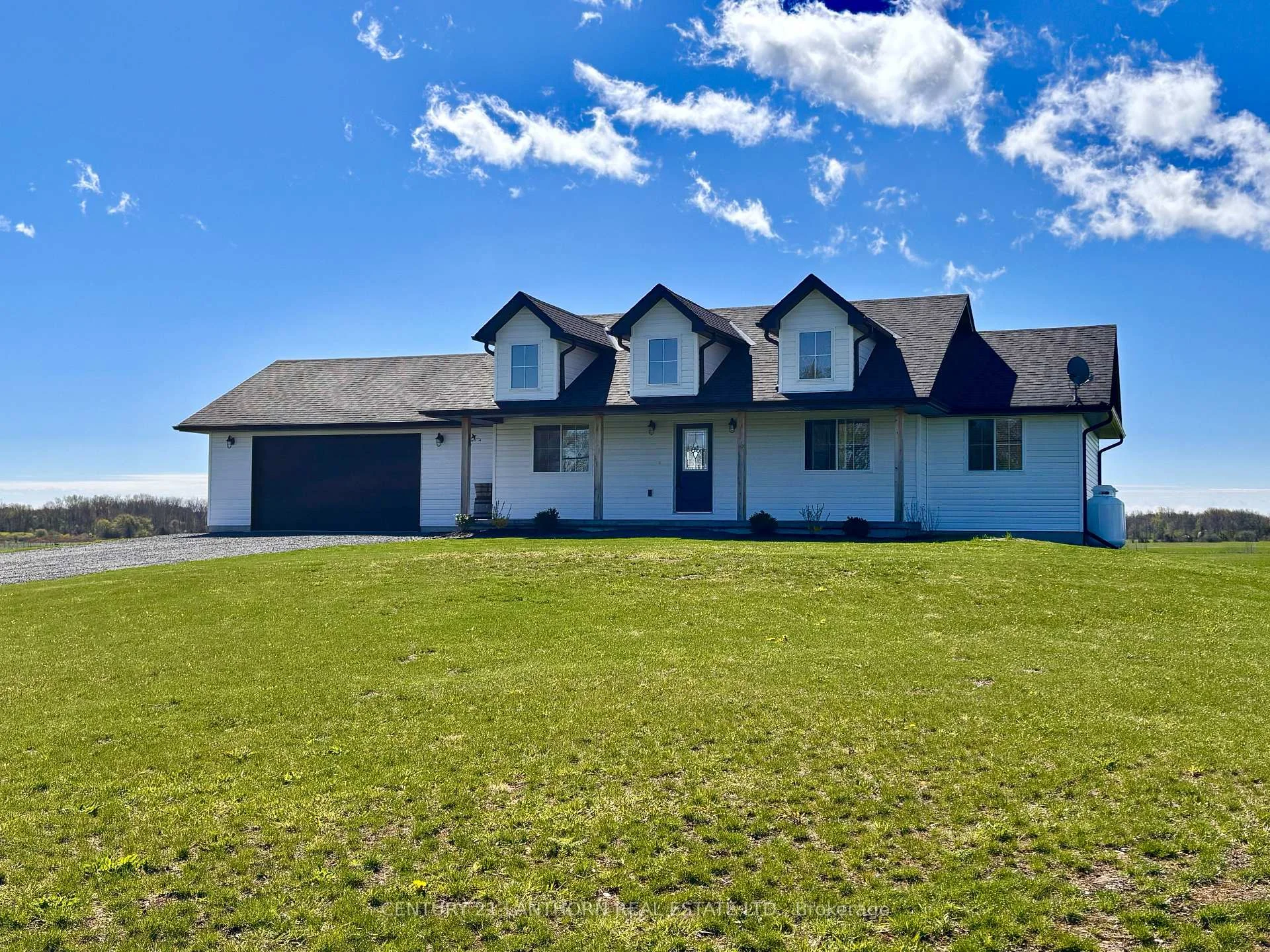 Photo 8 of 1232 County Road 7, Prince Edward County, North Marysburg Ward — HOMEH