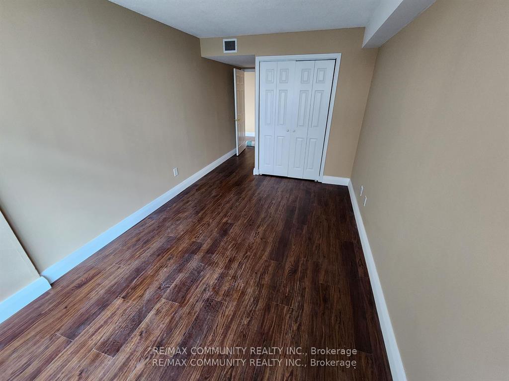 Photo 4 of Unit 804, 4727 Sheppard Avenue, Scarborough, Agincourt South-Malvern West — HOMEH