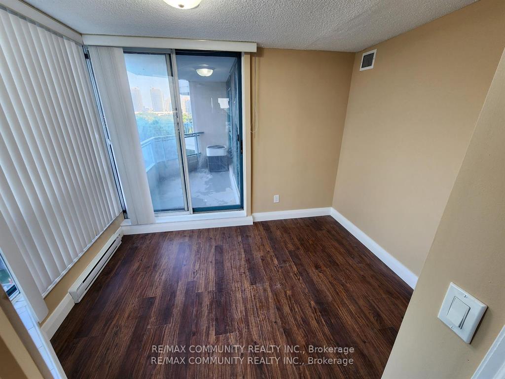 Photo 5 of Unit 804, 4727 Sheppard Avenue, Scarborough, Agincourt South-Malvern West — HOMEH