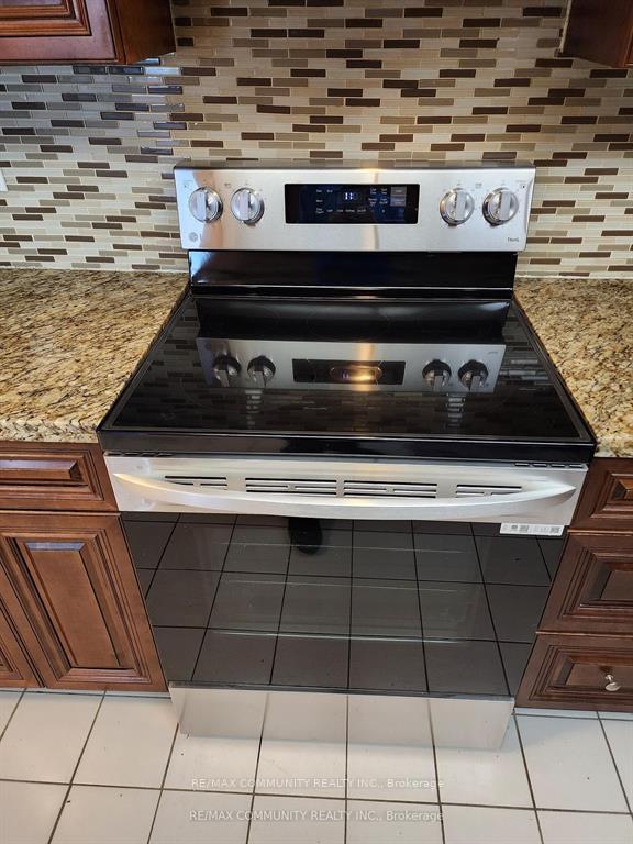 Photo 7 of Unit 804, 4727 Sheppard Avenue, Scarborough, Agincourt South-Malvern West — HOMEH