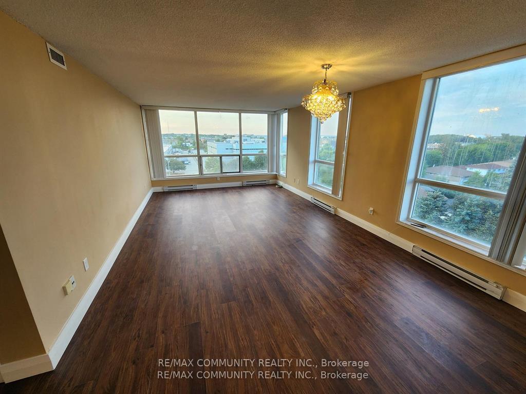 Photo 11 of Unit 804, 4727 Sheppard Avenue, Scarborough, Agincourt South-Malvern West — HOMEH