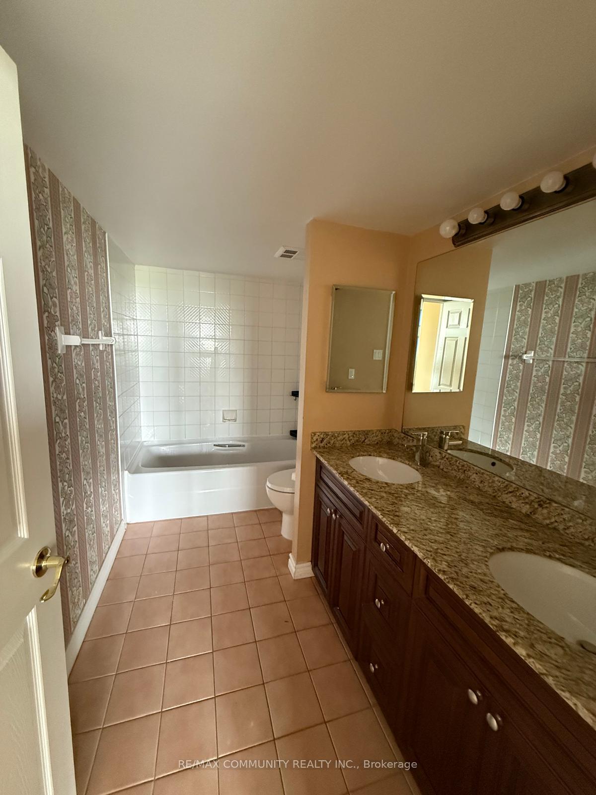 Photo 15 of Unit 804, 4727 Sheppard Avenue, Scarborough, Agincourt South-Malvern West — HOMEH