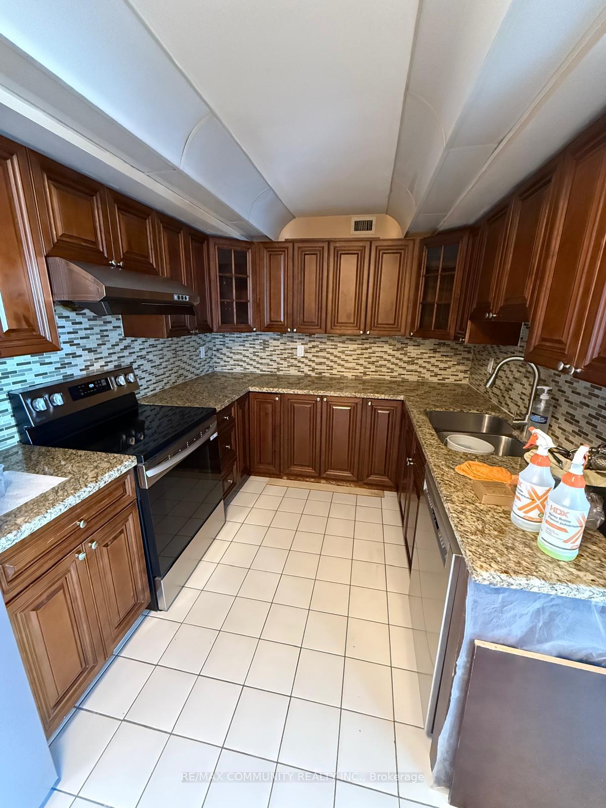 Photo 18 of Unit 804, 4727 Sheppard Avenue, Scarborough, Agincourt South-Malvern West — HOMEH